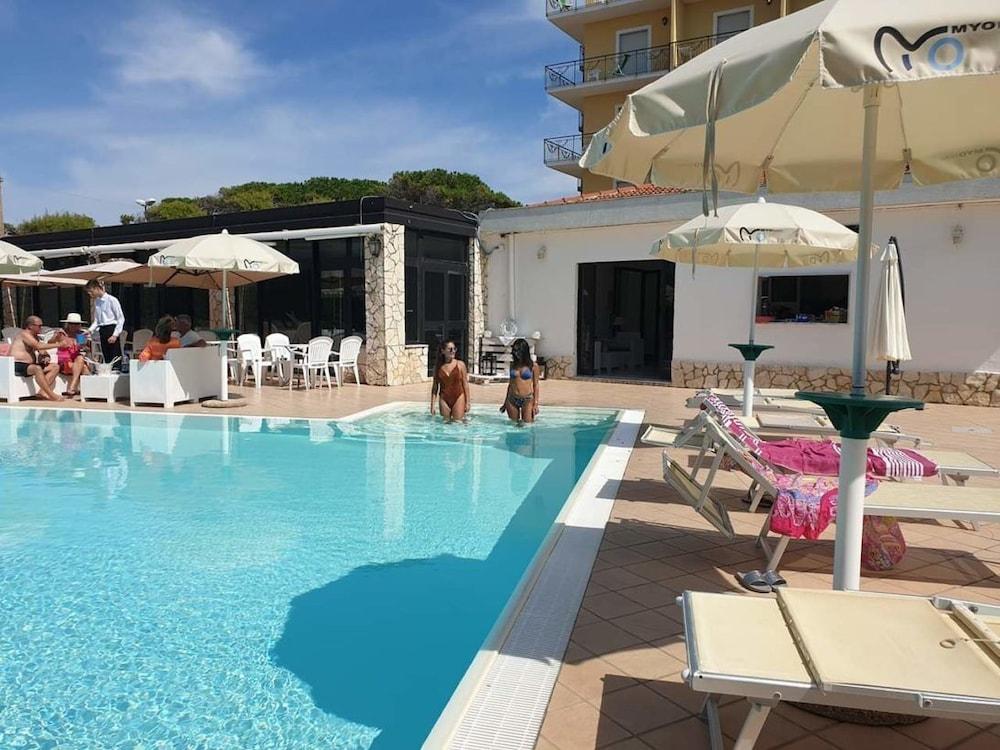 בטיפאליה Hotel Club Sabbiadoro מראה חיצוני תמונה